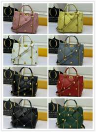Picture of Valentino Handbags _SKUfw98526570fw